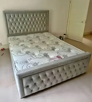Plush 5*6 Mocket Bed With a Tufted Headboard