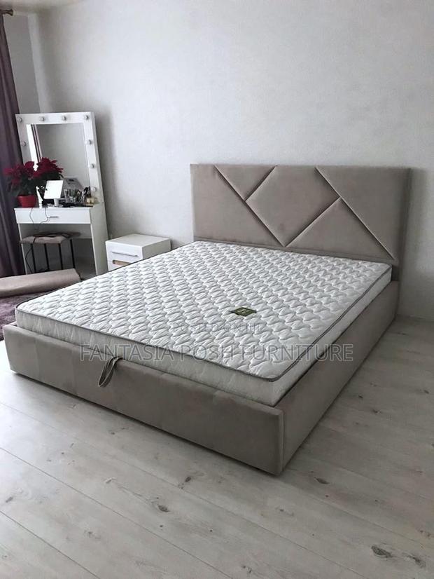 5*6 Chester Bed With Diamond-Patterned Headboard