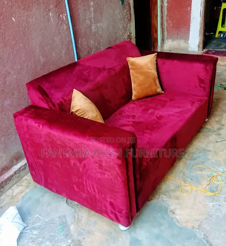 Plum 2-Seater Sofa With a Sleek Look