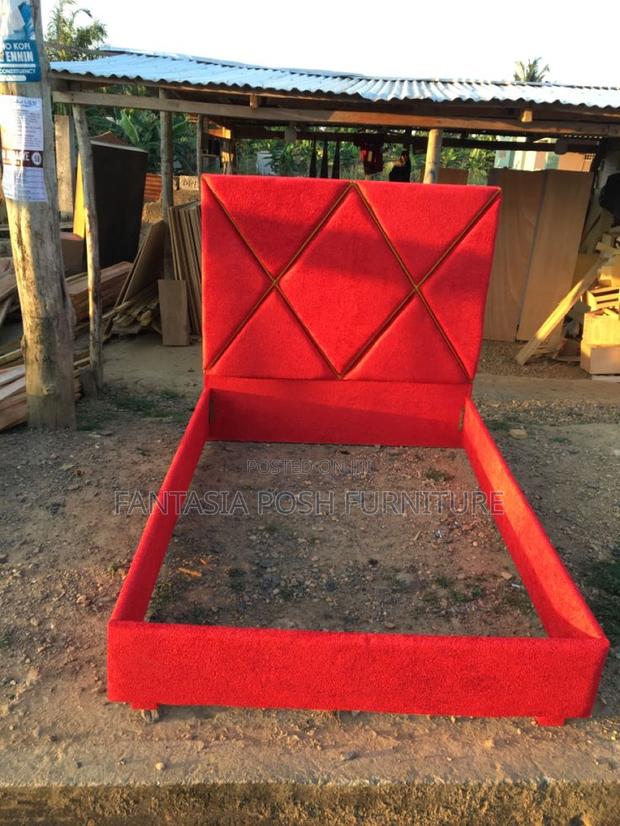 4*6 Chester Bed With Bright Red Upholstery - main view