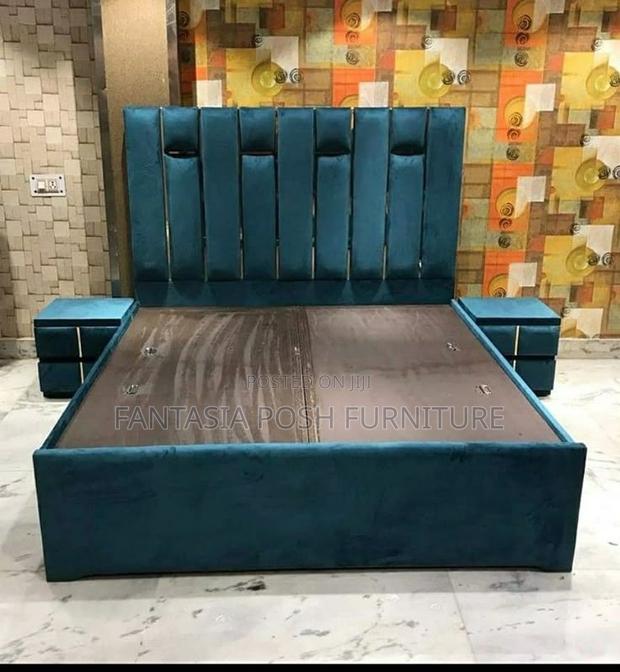 5*6 Contemporary Chester Bed in Teal Upholstery