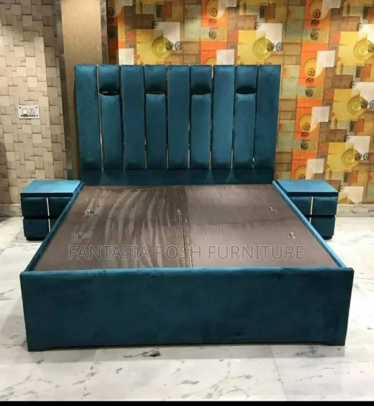 5*6 Contemporary Chester Bed in Teal Upholstery