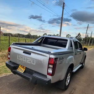 Isuzu D-MAX 2022 Silver
