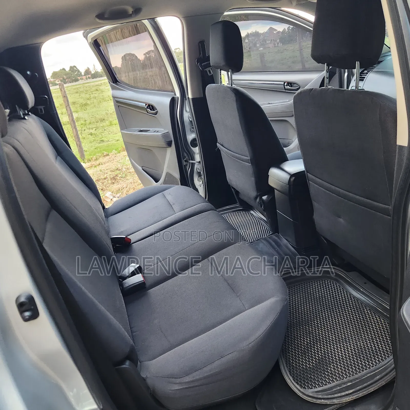 Isuzu D-MAX 2022 Silver