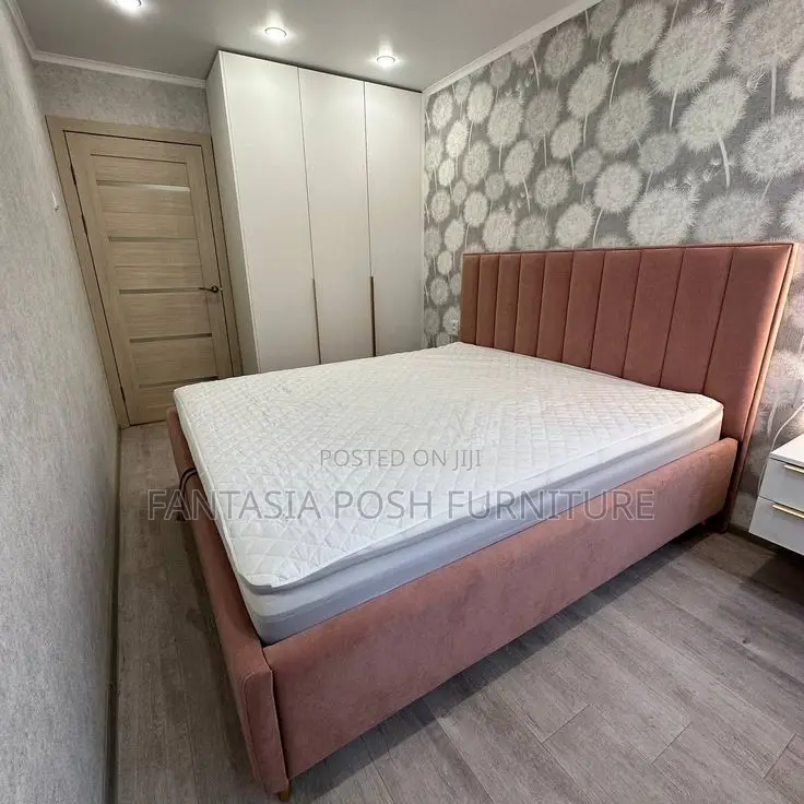 5x6 Chester Bed in Warm Brown/Terracotta Upholstered Finish