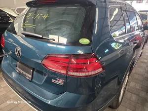 Volkswagen Golf Alltrack 2018 Blue