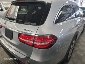 Mercedes-Benz E220 2018 Silver