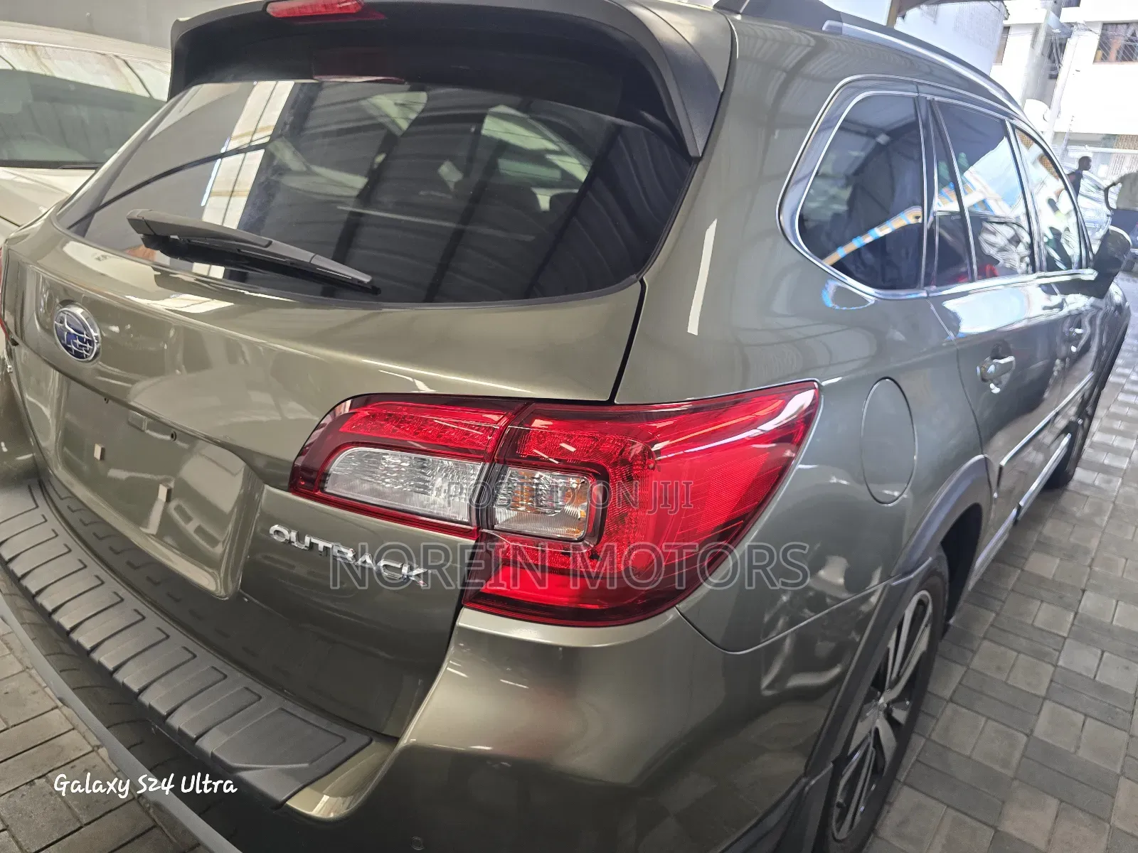 Subaru Outback 2018 Green