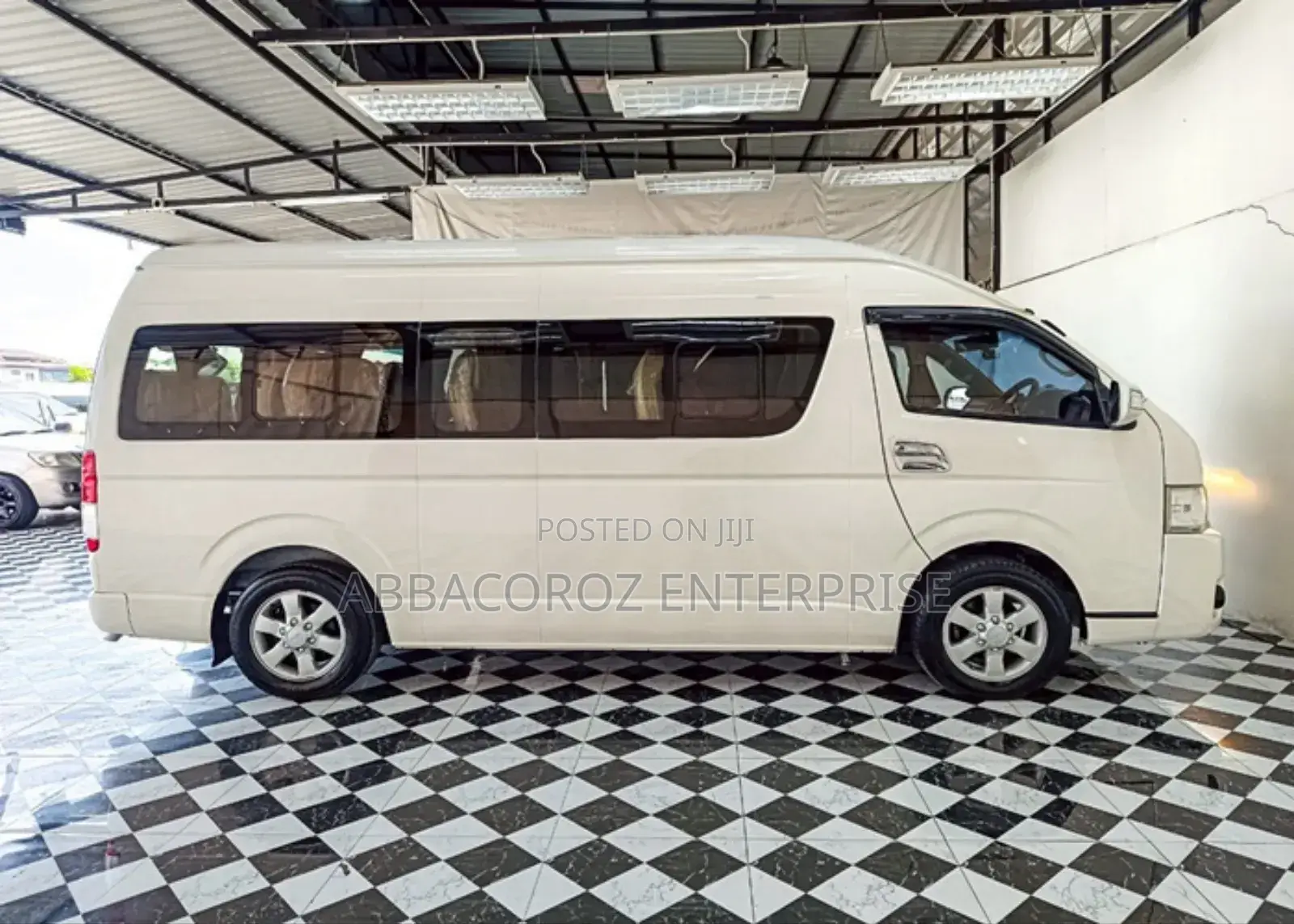 Toyota Grand HiAce 2018 White