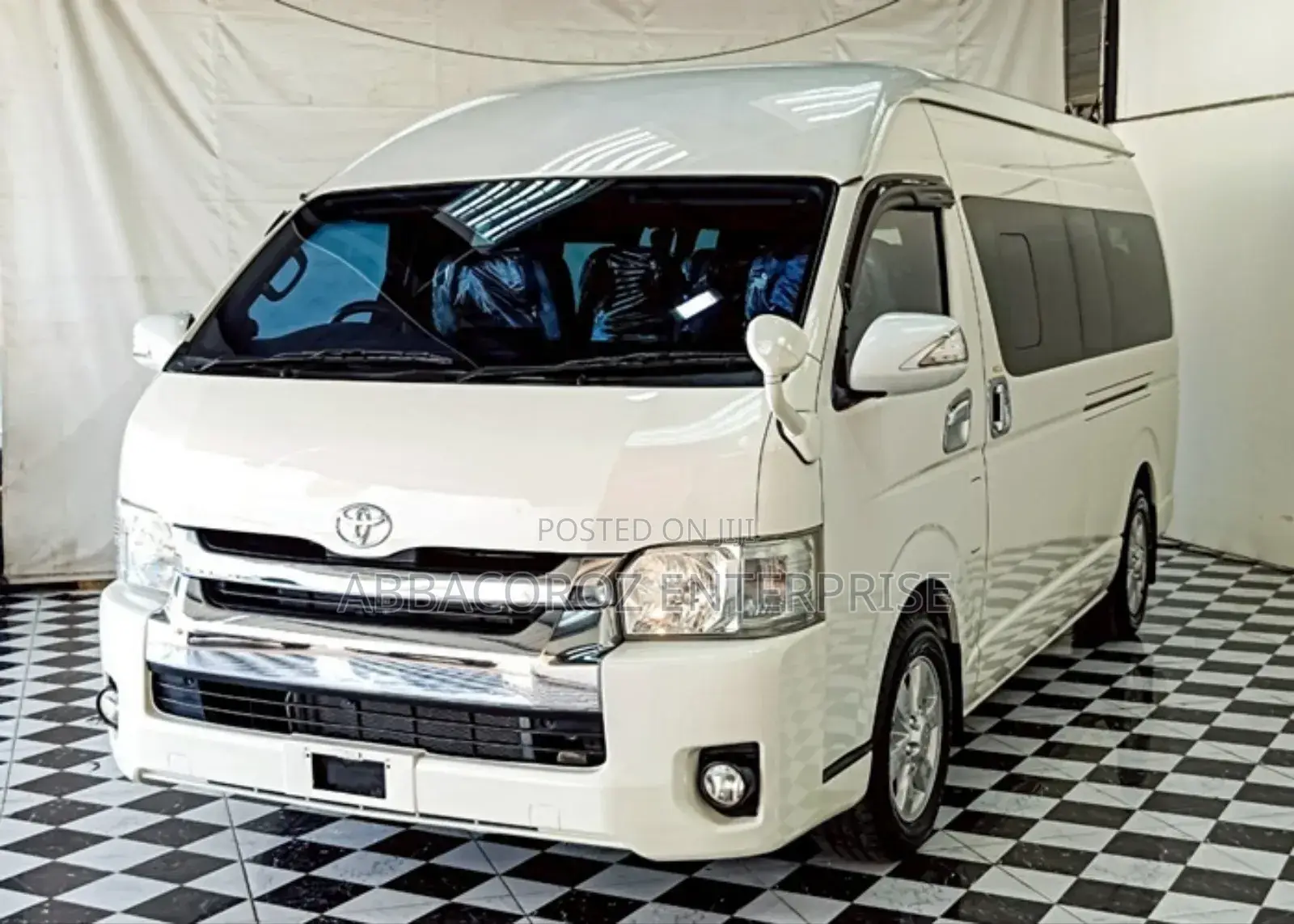 Toyota Grand HiAce 2018 White