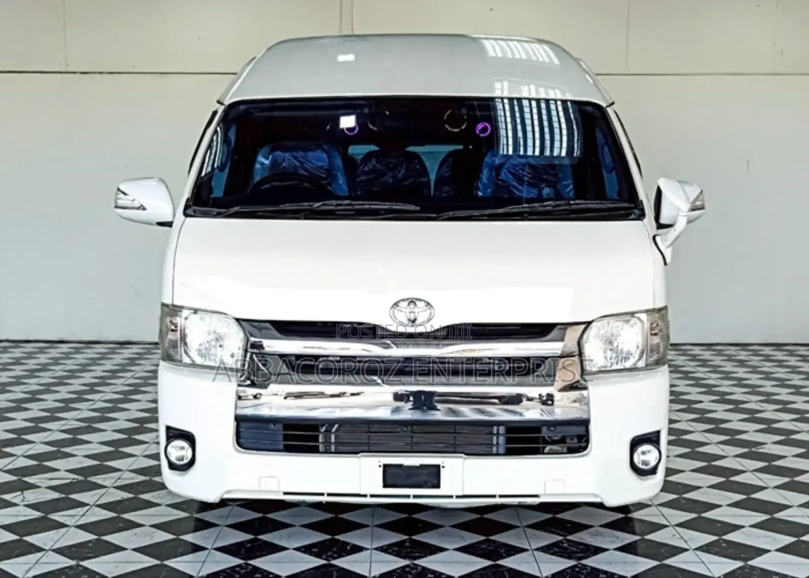 Toyota Grand HiAce 2018 White