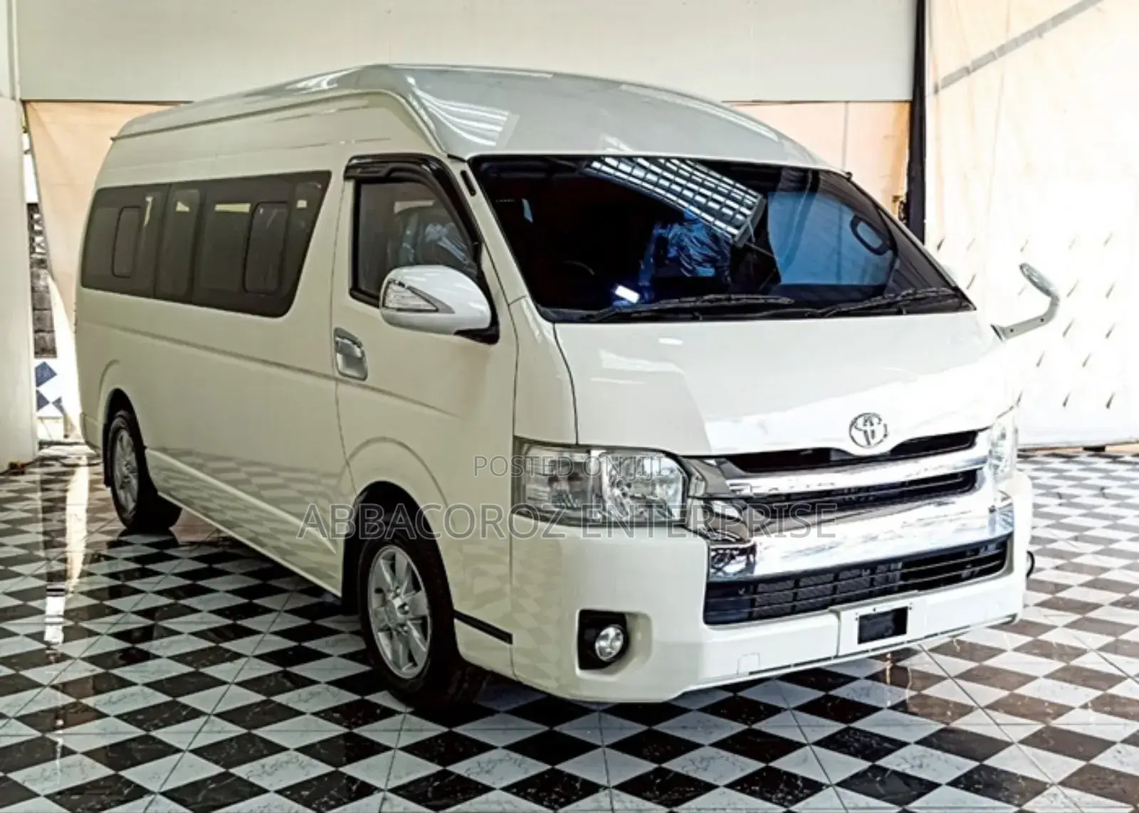 Toyota Grand HiAce 2018 White