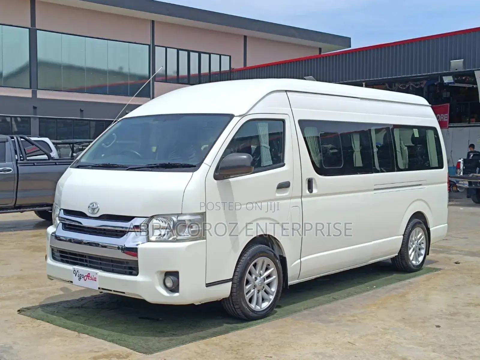 Toyota Grand HiAce 2019 White