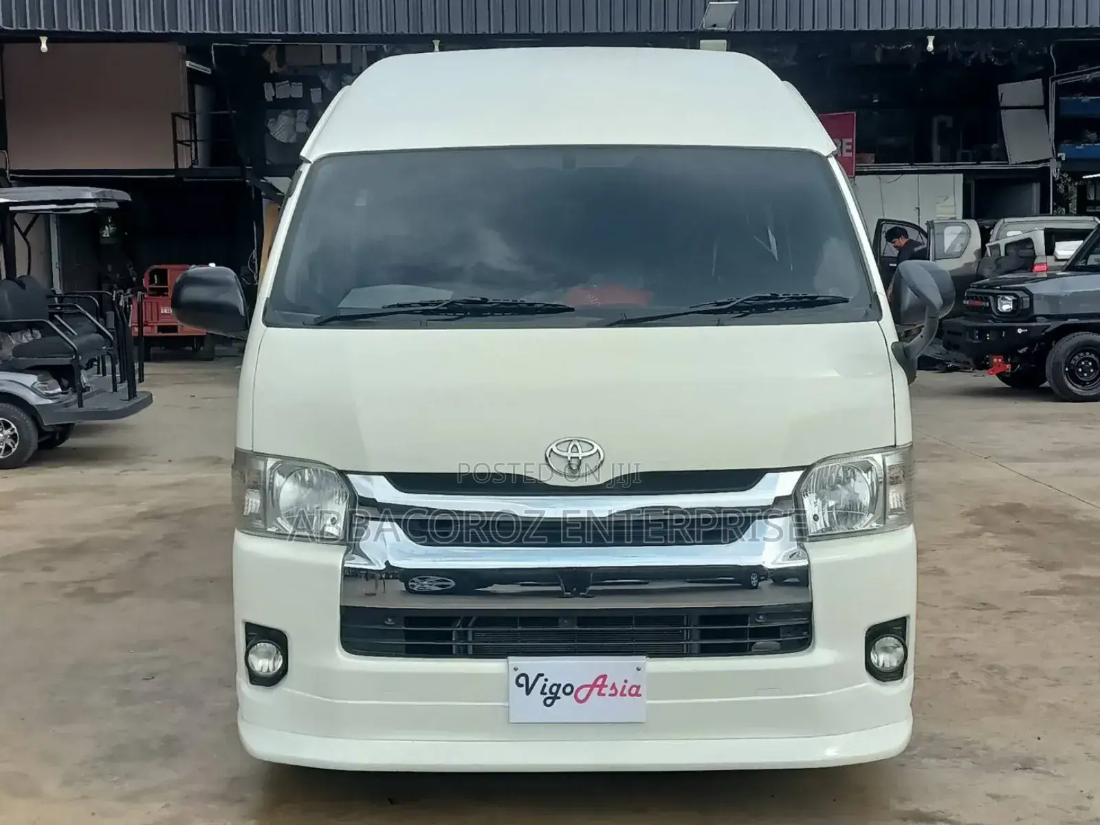 Toyota Grand HiAce 2019 White