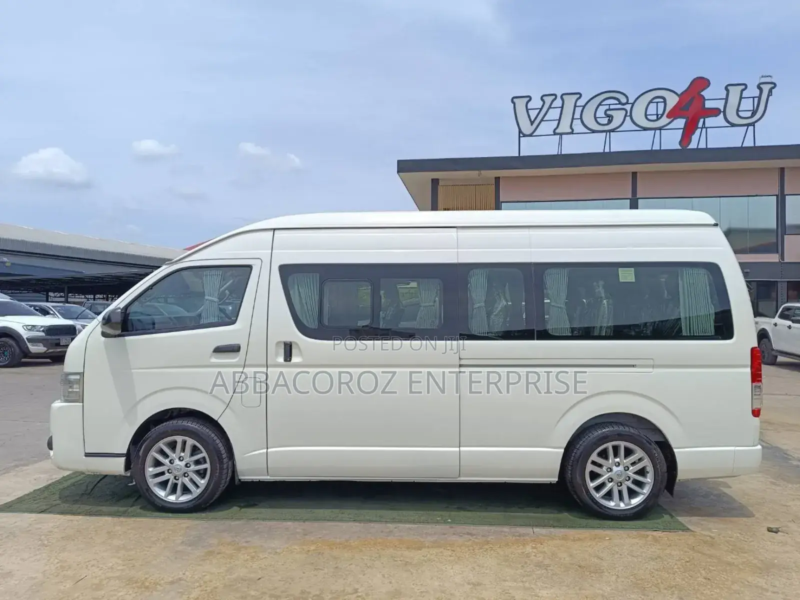 Toyota Grand HiAce 2019 White