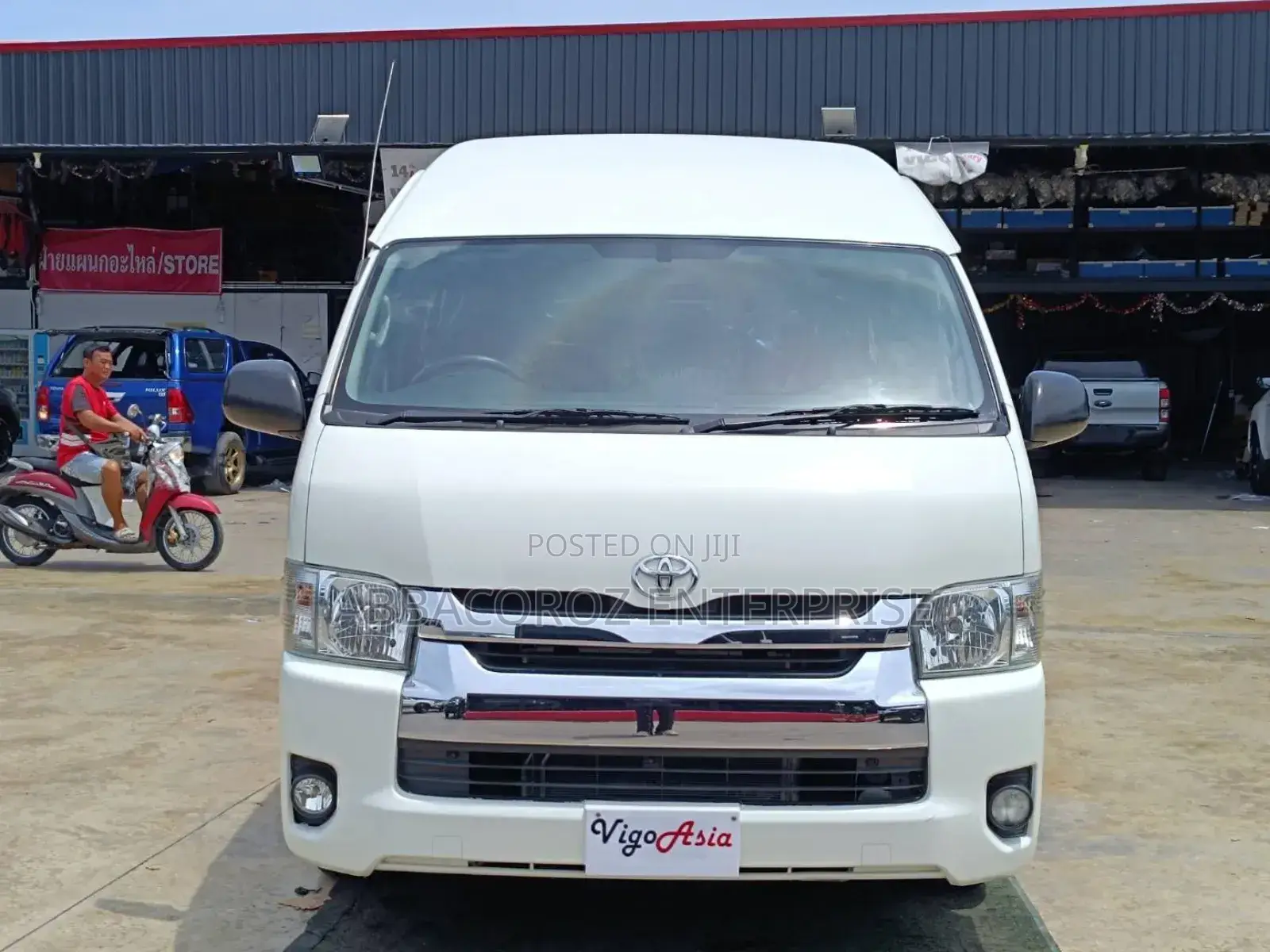 Toyota Grand HiAce 2019 White