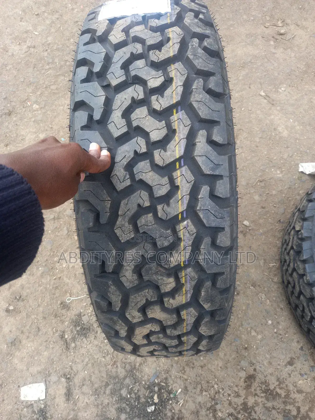 245/75r16 Yusta