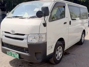 Toyota HiAce 2017 White