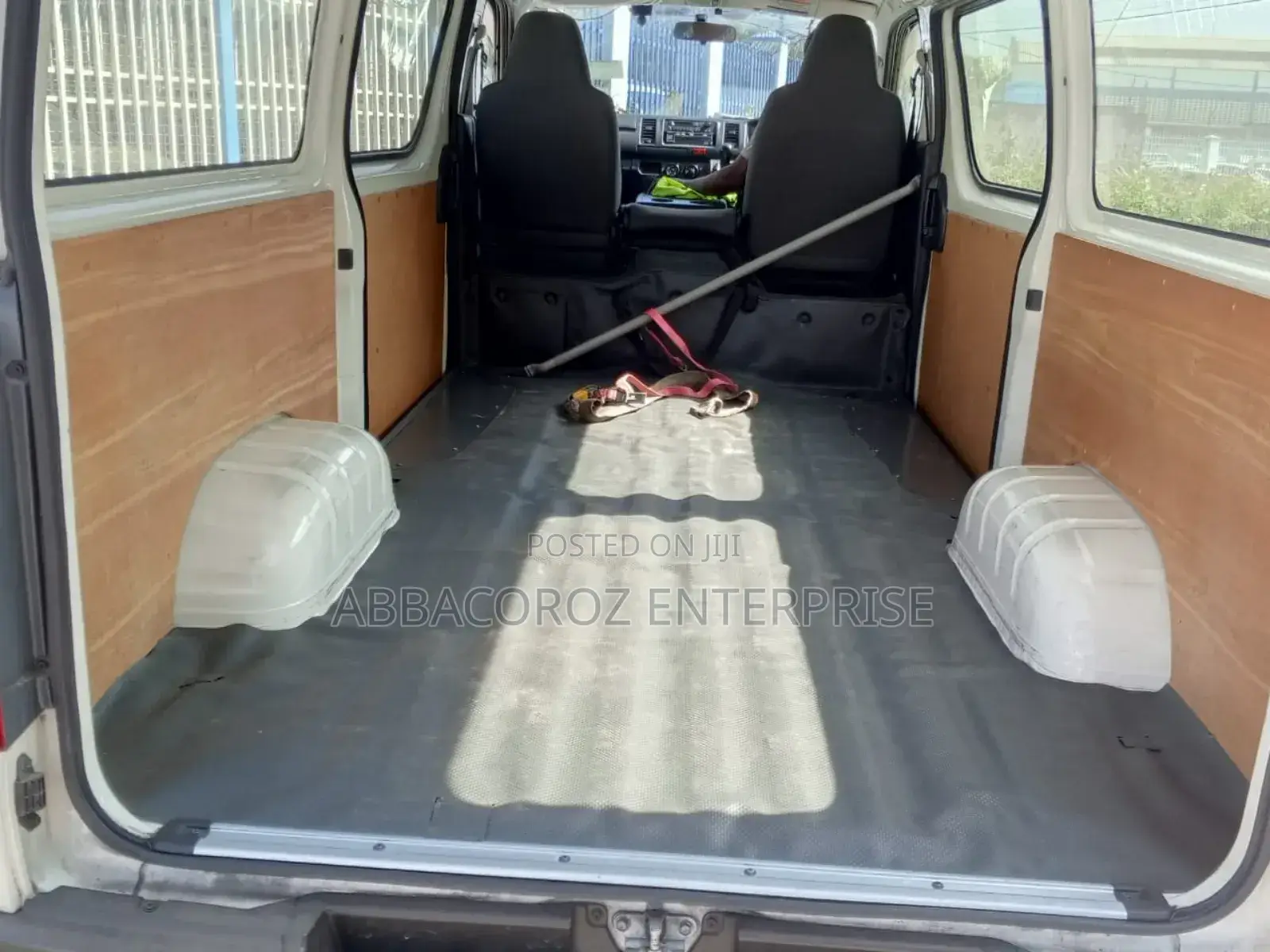 Toyota HiAce 2017 White