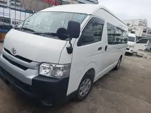 Toyota Grand HiAce 2018 White