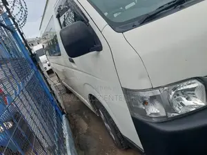 Toyota Grand HiAce 2018 White