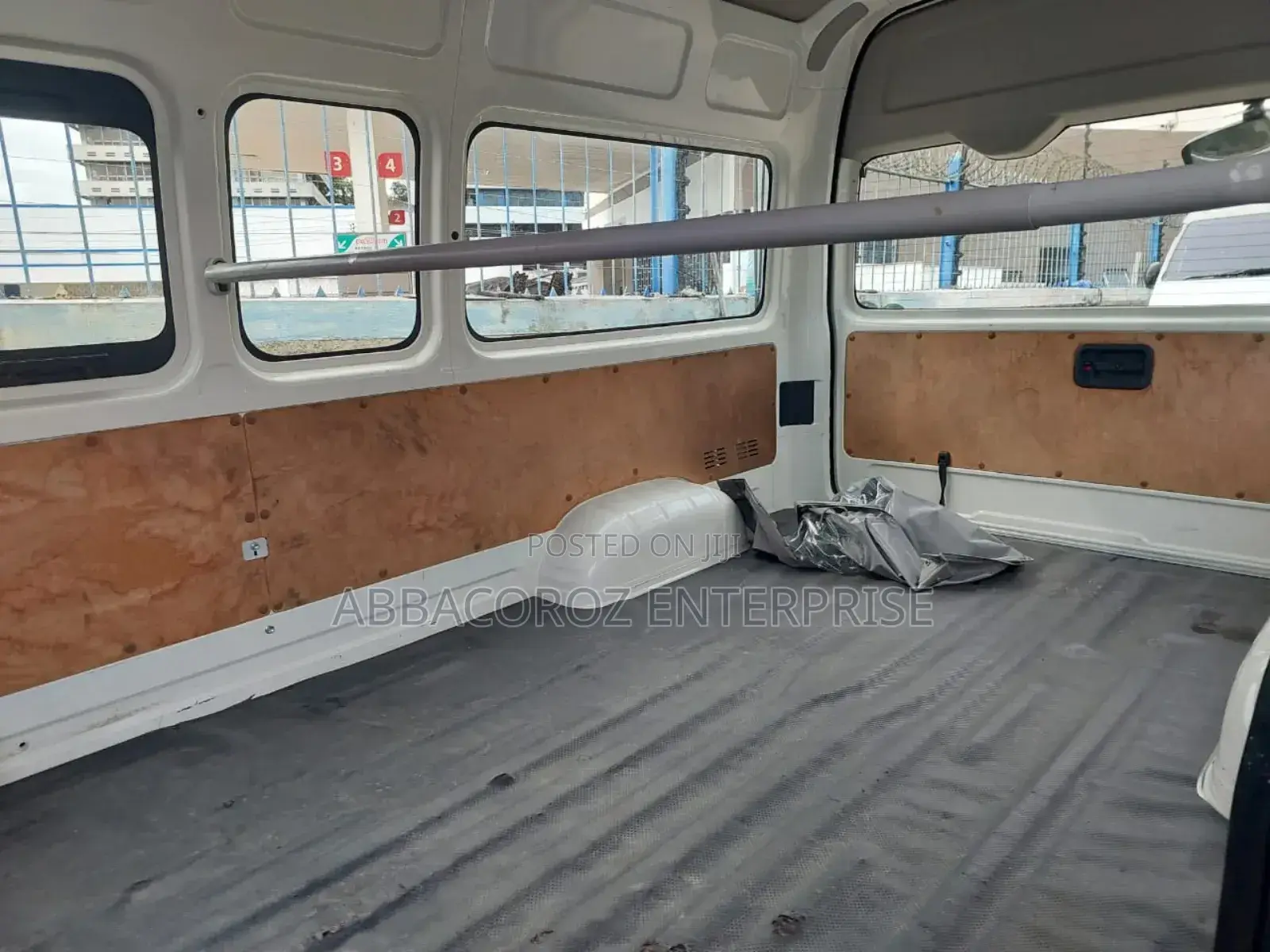 Toyota Grand HiAce 2018 White