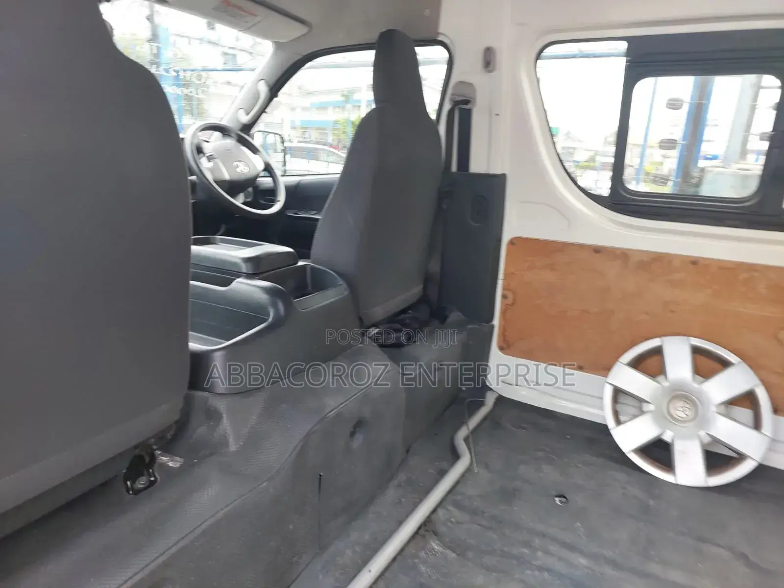 Toyota Grand HiAce 2018 White