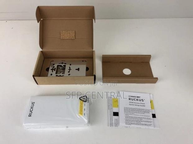 Ruckus H550 Wall-Mounted Wi-Fi 6 2x2:2 Access Point - thumbnail 3