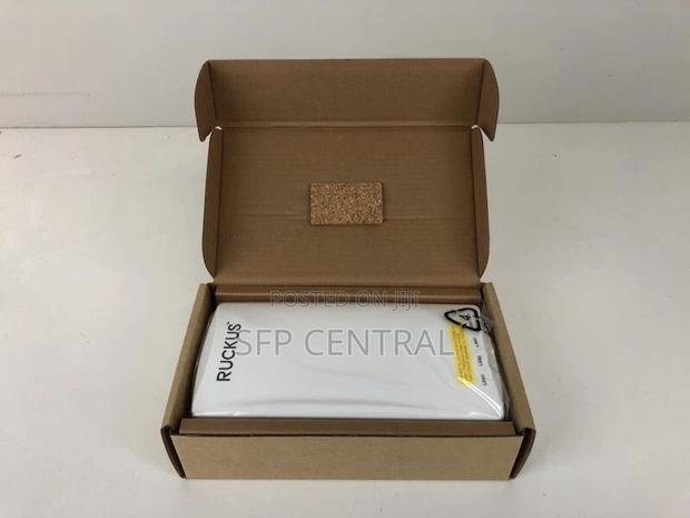Ruckus H550 Wall-Mounted Wi-Fi 6 2x2:2 Access Point - thumbnail 6