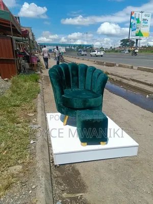 Emarld Green Pedicure Set and a Podium