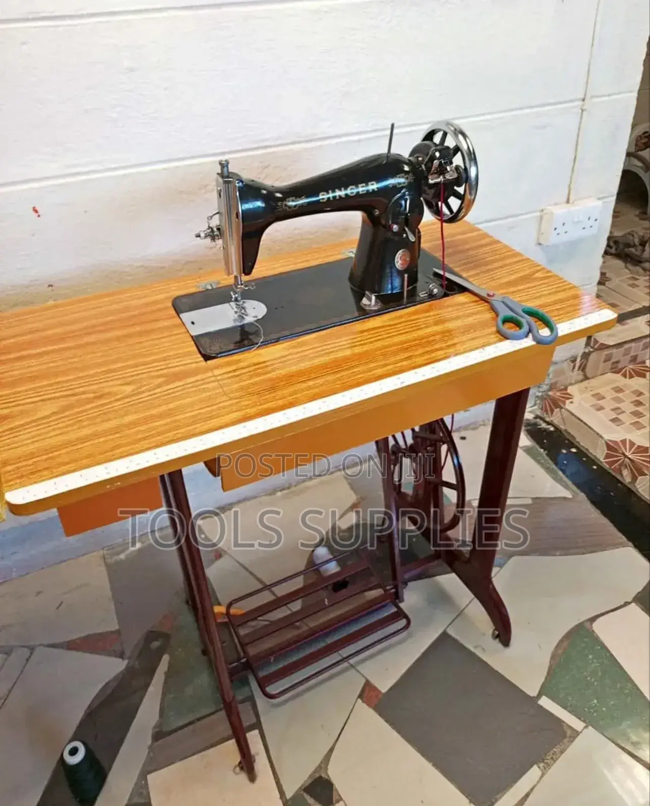 Singer Sewing Machine Complete