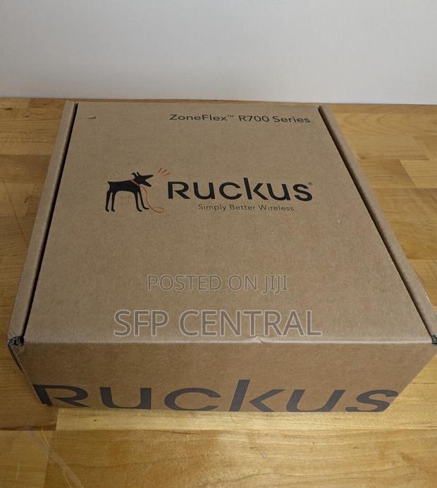 Ruckus R700 Indoor 802.11ac 3x3:3 Wi-Fi Access Point