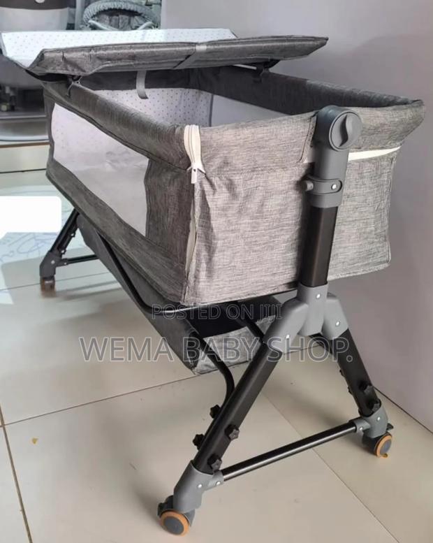 Baby Co Sleeper/Bedside Crib With Rocking System - thumbnail 8