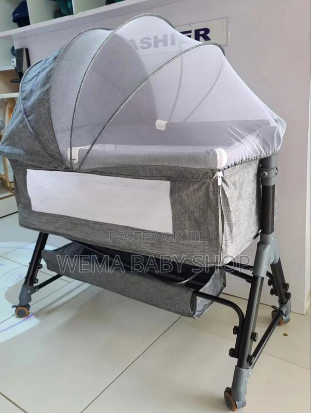 Baby Co Sleeper/Bedside Crib With Rocking System - thumbnail 10