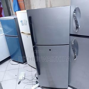 Well Maintaines Sumsung Fridge - thumbnail 2