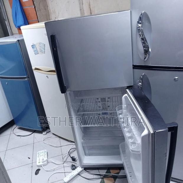 Well Maintaines Sumsung Fridge - thumbnail 3