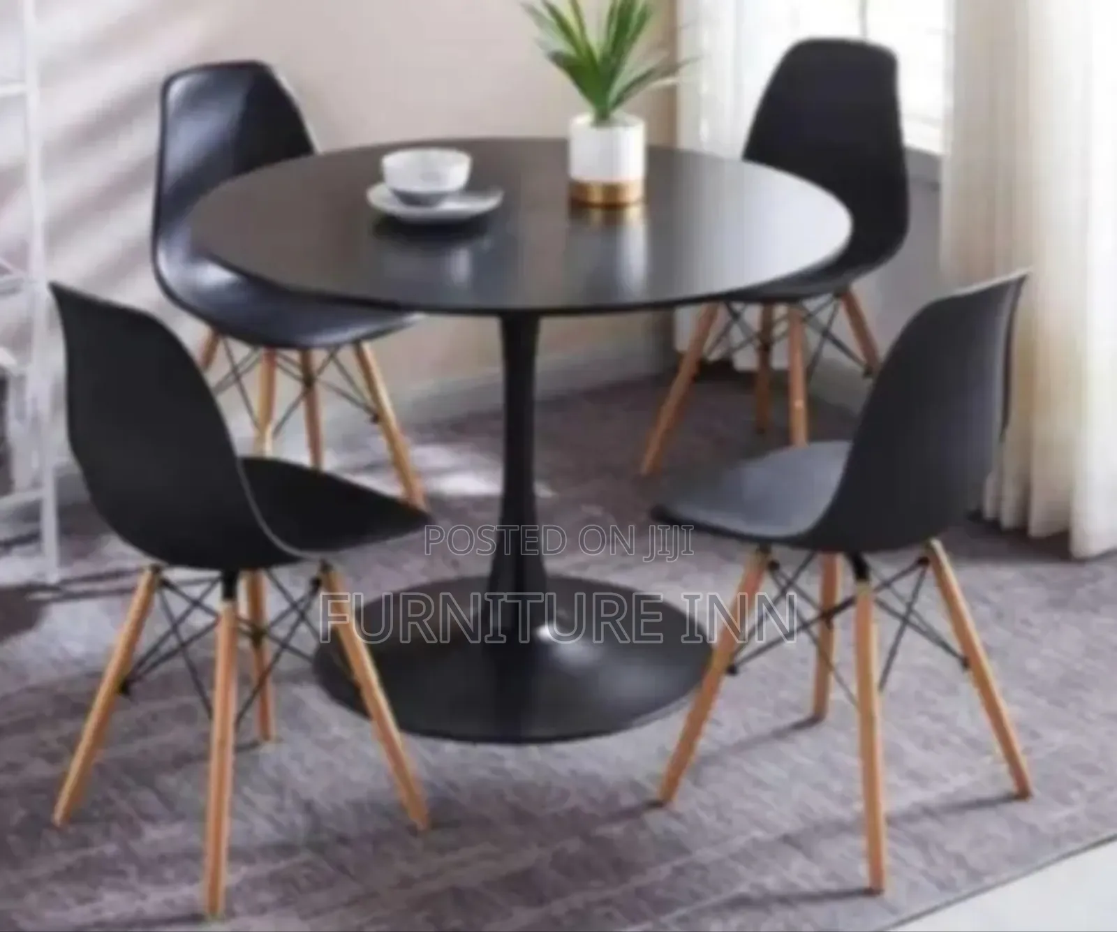 Circular Eames 4 Seater Dining Set
