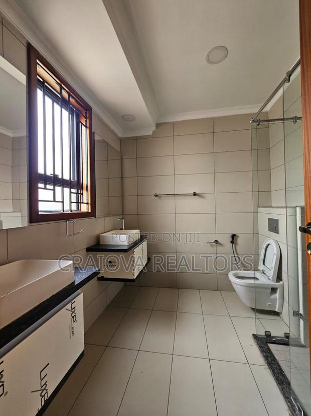5bdrm Villa in Lavington for sale - thumbnail 8