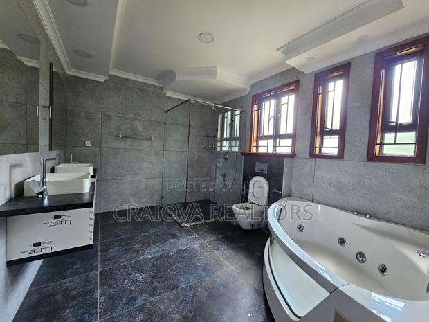 5bdrm Villa in Lavington for sale - thumbnail 12