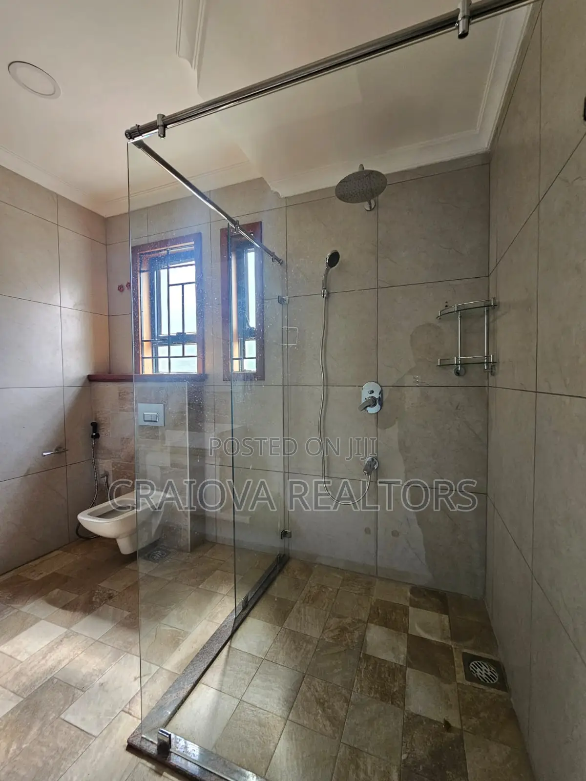 5bdrm Villa in Lavington for sale