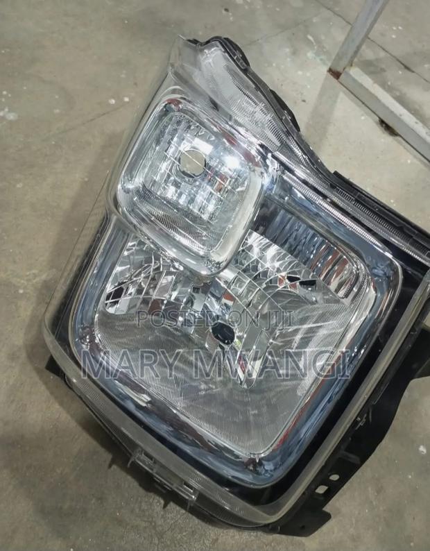 Suzuki Wagon R 2018 Headlight - main view