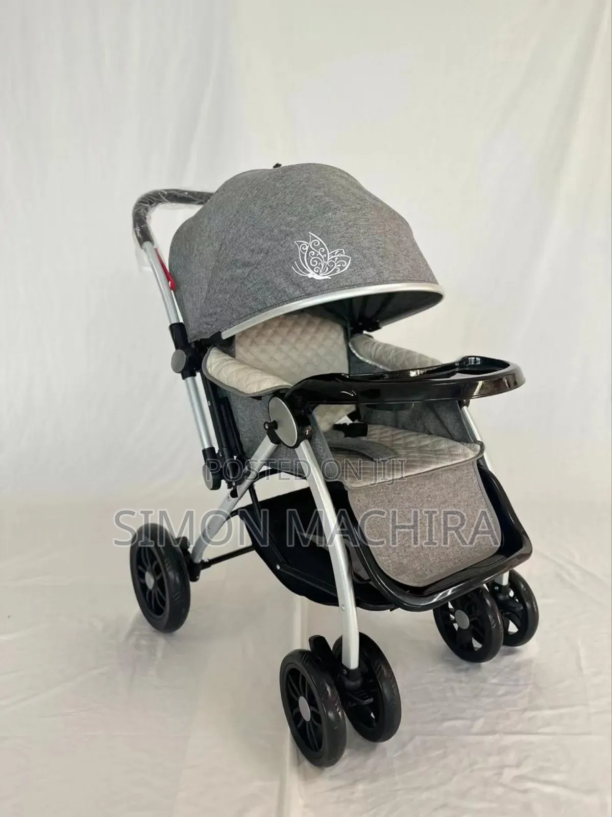 Fashionable Baby Stroller 
Reversible Handle
Foldable