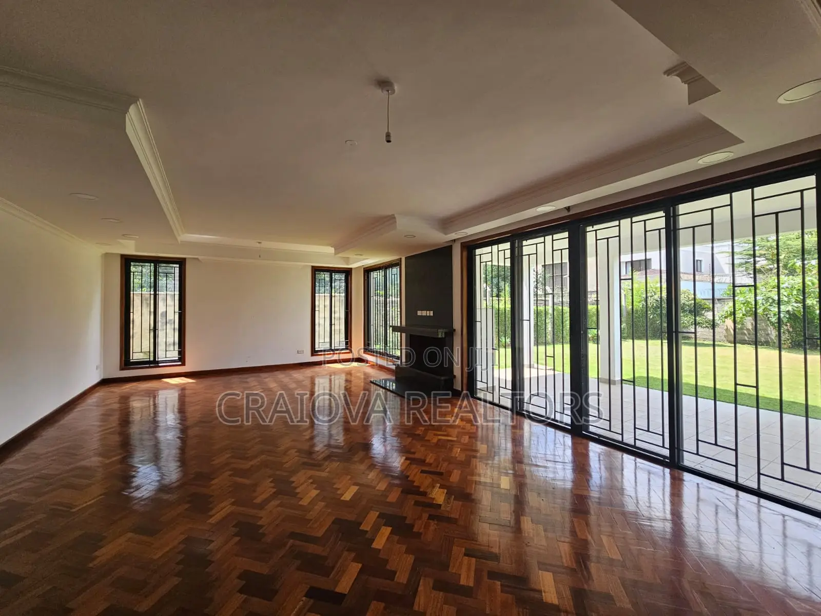 5bdrm Townhouse/Terrace in Lavington for sale