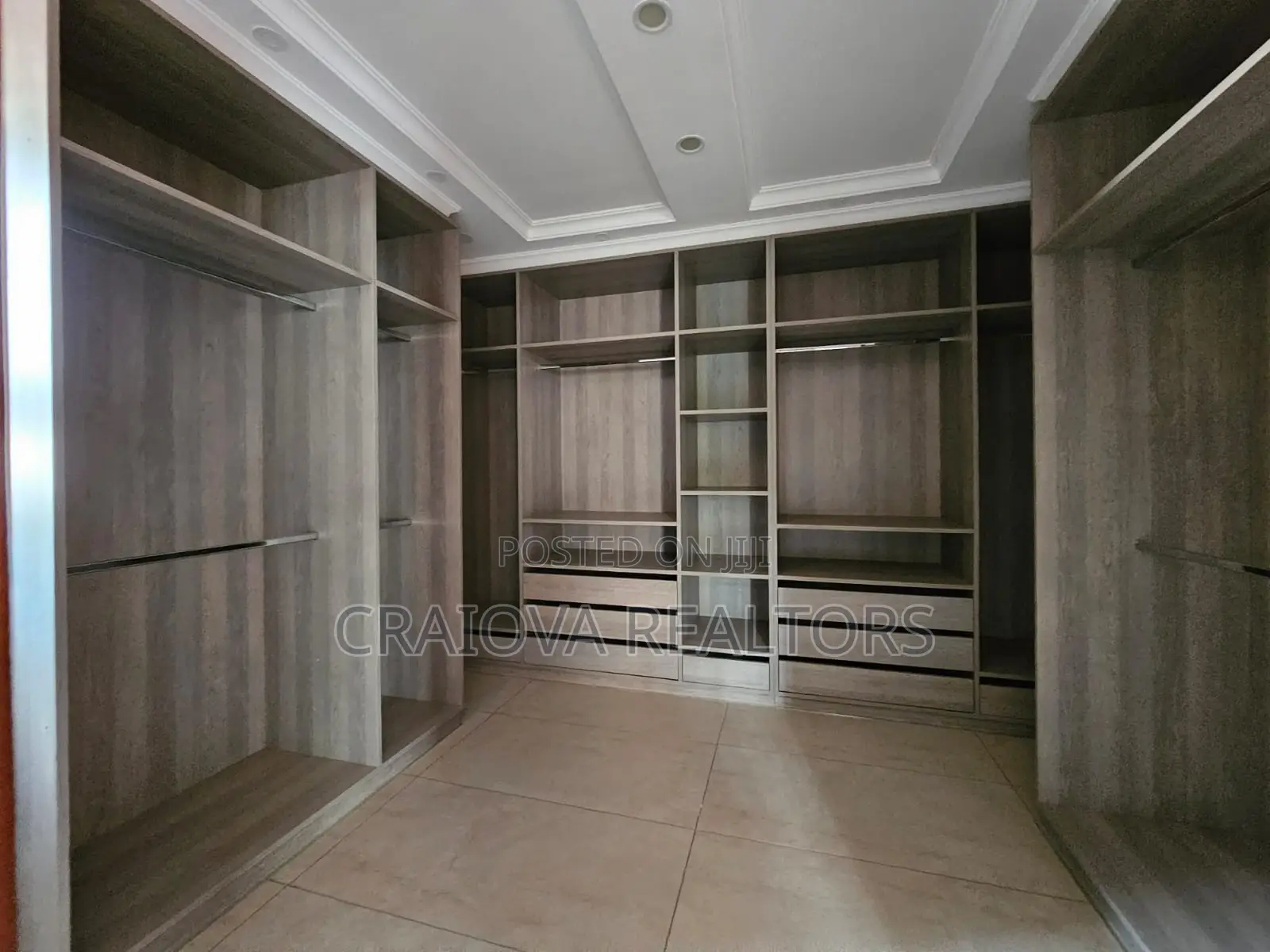 5bdrm Townhouse/Terrace in Lavington for sale