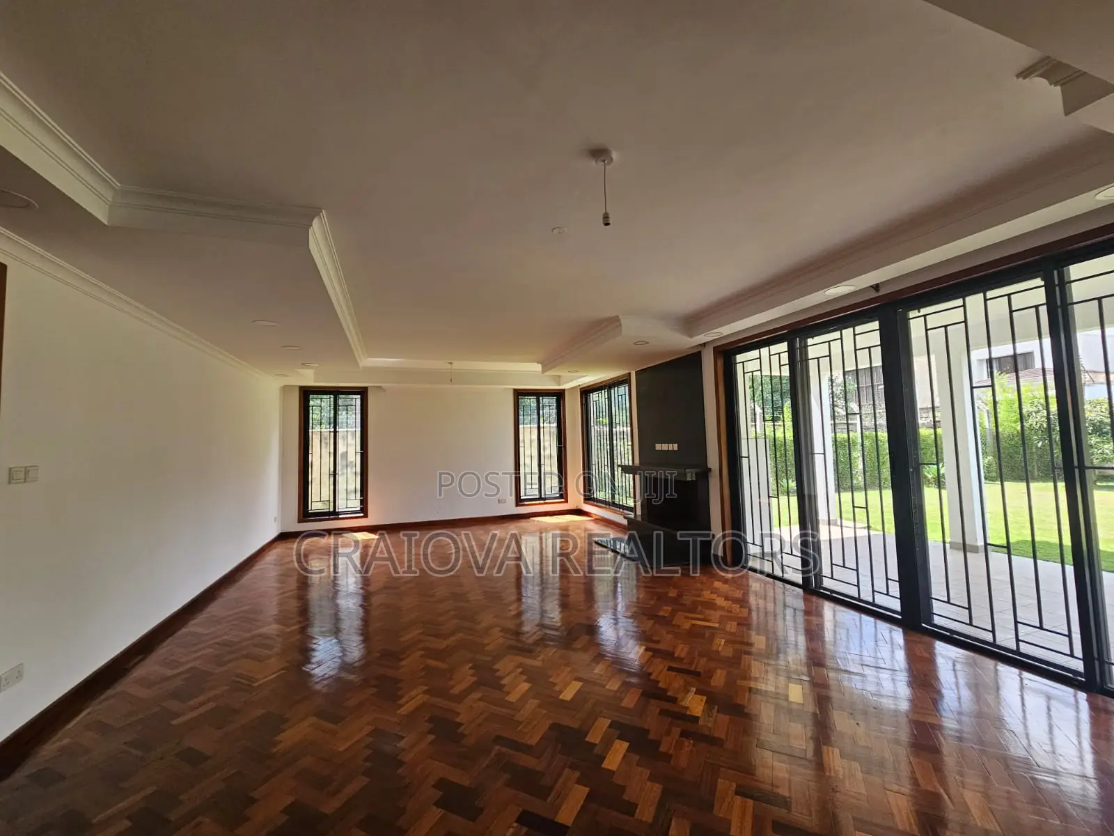 5bdrm Townhouse/Terrace in Lavington for sale