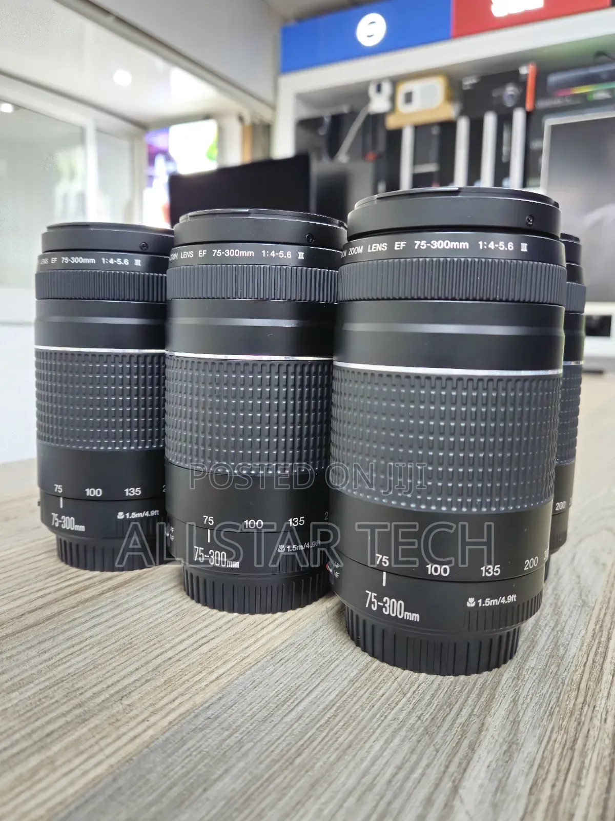 Canon Ef 75-300mm Zoom. Lens