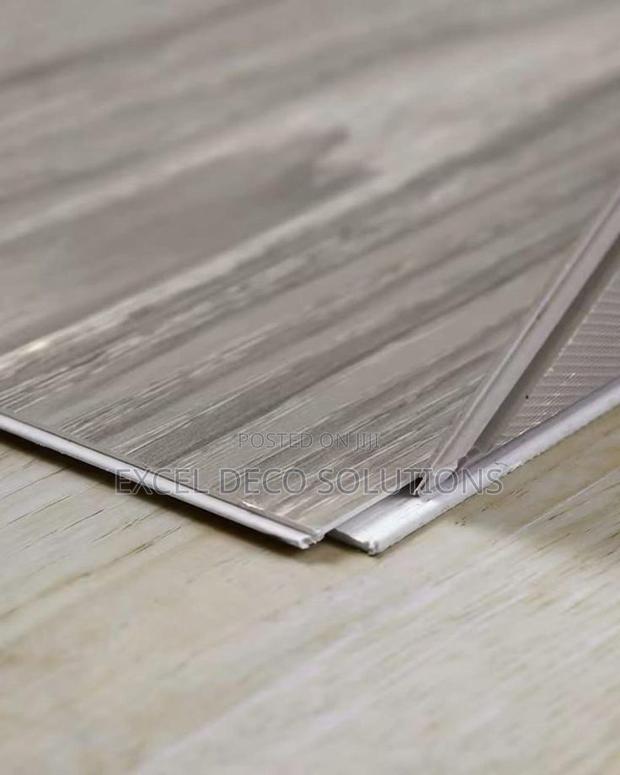 Luxury SPC Flooring – Wood Look, No Hassle!