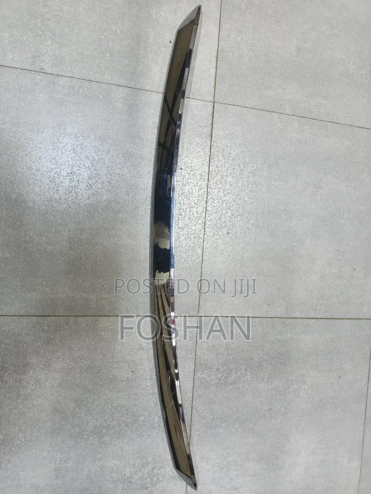 Hilux Revo Bonnet Chrome