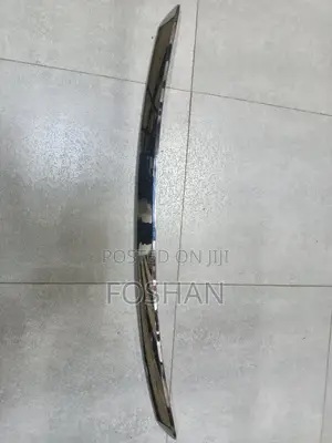 Hilux Revo Bonnet Chrome