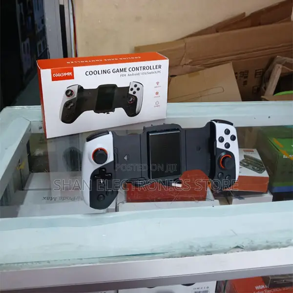 Black (2nd Gen) Backbone One Usb-C Mobile Gaming Controller